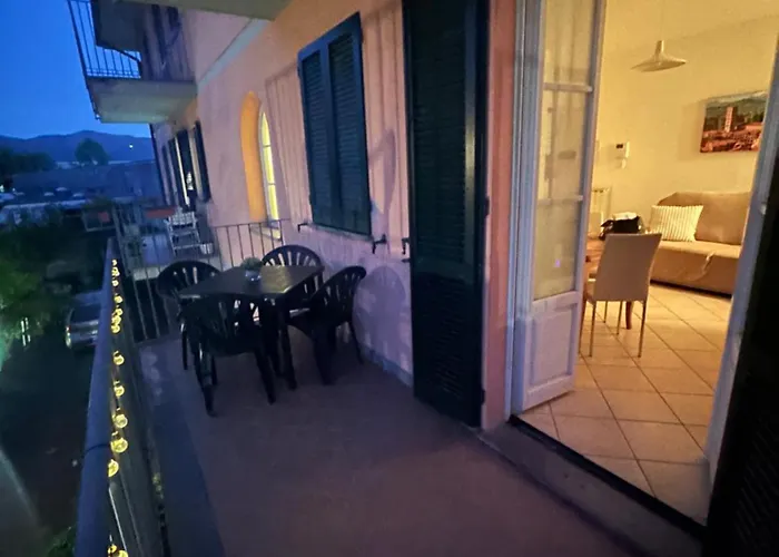 Casa Marta Vicino A Centro E Ospedale San Luca Διαμέρισμα